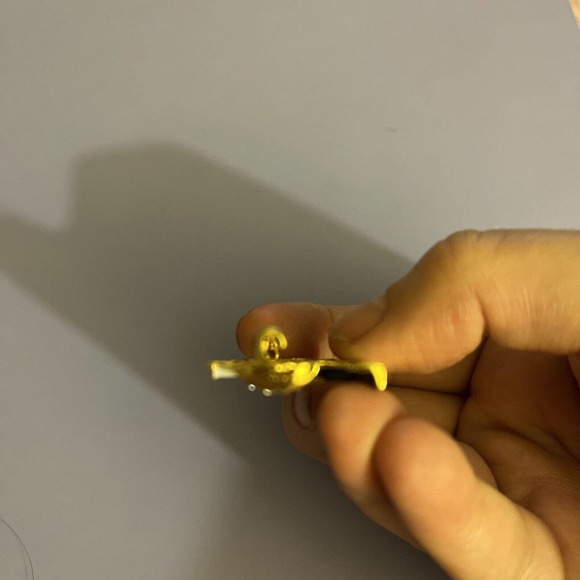 Gold Tone Black Enamel Sewing Machine Brooch Pin Jewelry - Picture 3 of 3